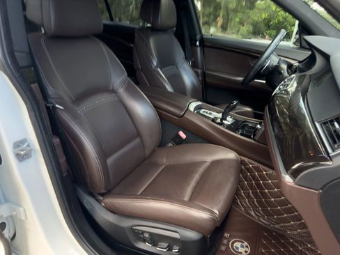 Used 2016 BMW 550i Gran Turismo xDrive image 16