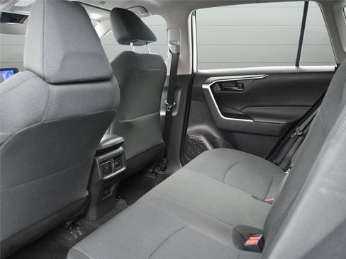 Used 2023 Toyota RAV4 LE image 9