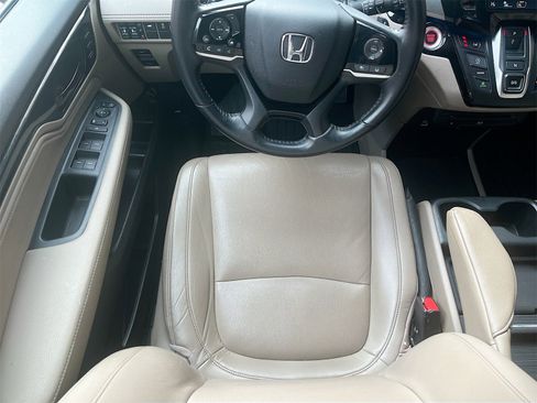 Used 2022 Honda Odyssey Touring image 23