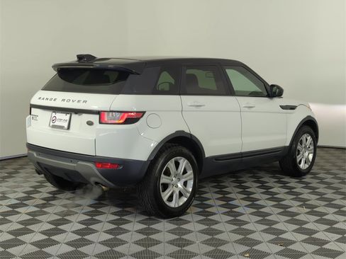 Used 2017 Land Rover Range Rover Evoque SE Premium image 5