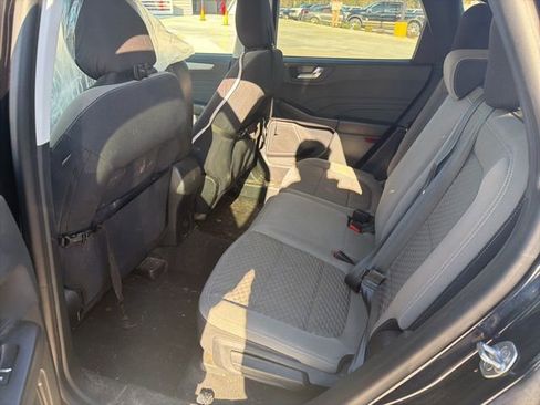 Used 2021 Ford Escape SE image 17