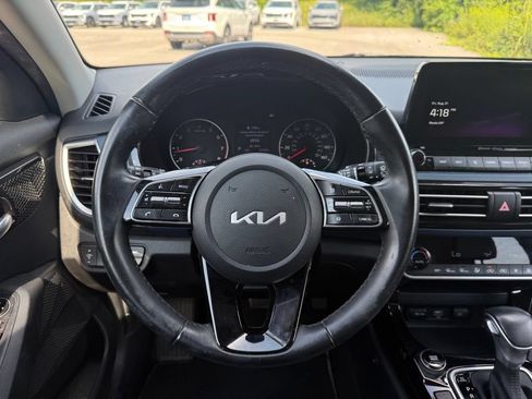 Used 2023 Kia Seltos S w/ Navigation Package AWD/4WD image 22