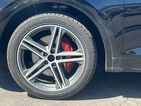 Used 2018 Audi SQ5 Premium Plus w/ S Sport Package AWD/4WD image 9