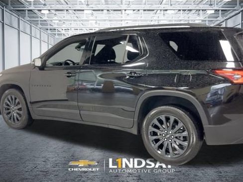 Used 2023 Chevrolet Traverse RS FWD image 7