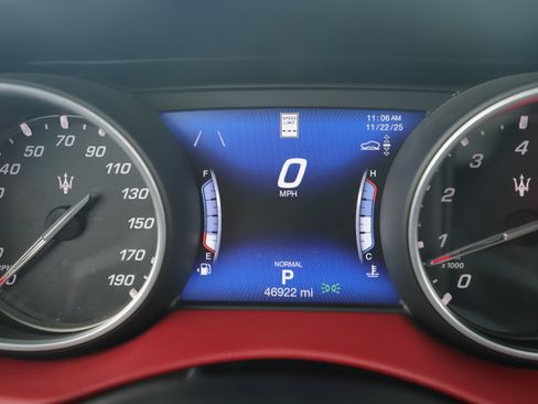 Used 2019 Maserati Levante S GranSport image 7