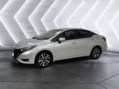 Used 2025 Nissan Versa SV w/ Trunk Package image 3