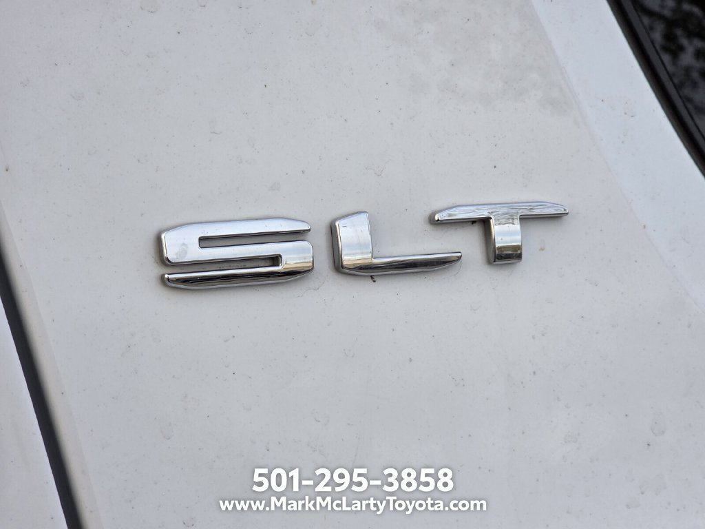 Used 2023 GMC Acadia SLT FWD image 8