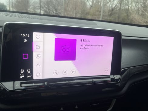 Certified 2024 Volkswagen Atlas Cross Sport SEL R-Line image 22