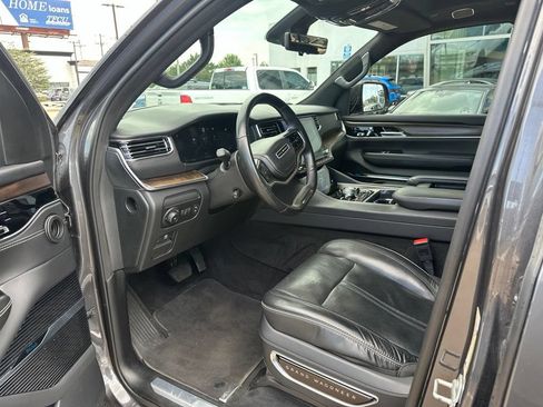 Used 2022 Jeep Grand Wagoneer Series II w/ Premium Group II AWD/4WD image 11