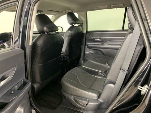 Used 2024 Toyota Grand Highlander XLE image 35