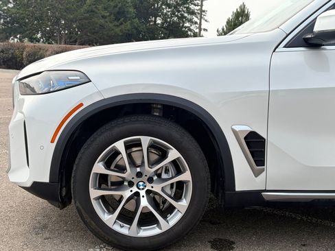 Used 2024 BMW X5 xDrive40i w/ Premium Package AWD/4WD image 11