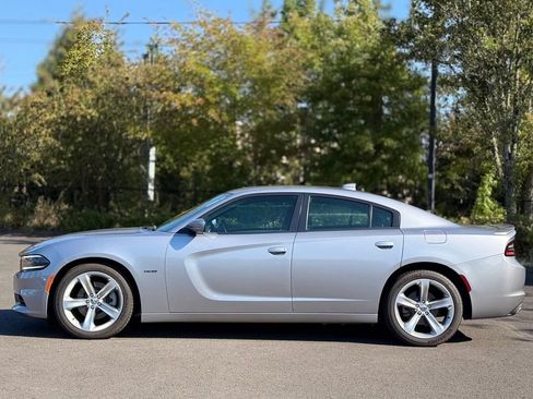 Used 2016 Dodge Charger R/T RWD image 2