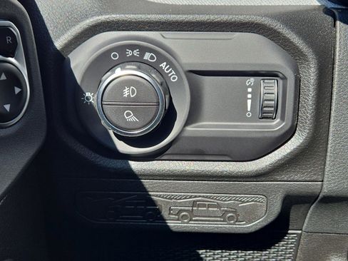 New 2025 Jeep Gladiator Sport image 30