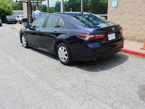 Used 2022 Toyota Camry LE FWD image 4