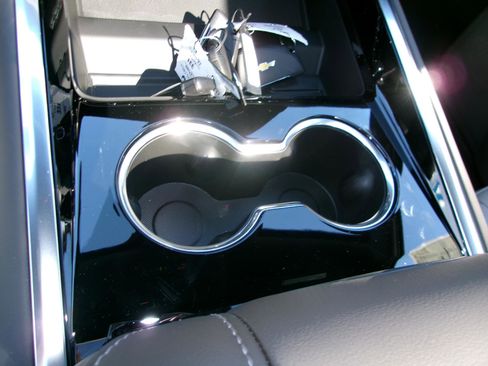 New 2026 Chevrolet Suburban Z71 w/ Comfort Package image 27