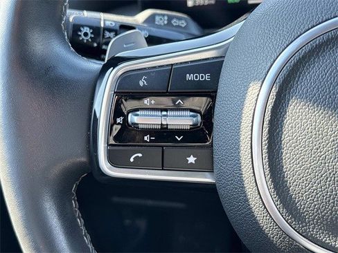 Used 2025 Kia Sorento SX Prestige image 24