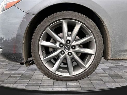 Used 2018 MAZDA MAZDA3 Touring image 4