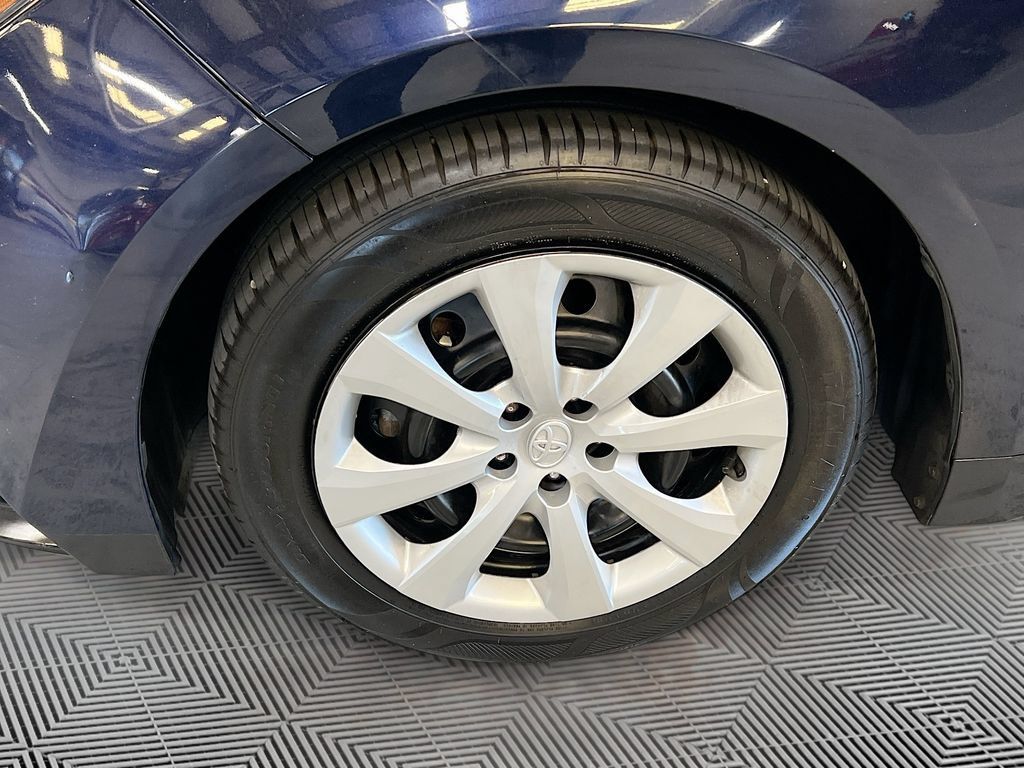 Used 2024 Toyota Corolla LE FWD image 28