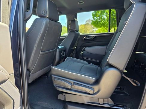 New 2026 Chevrolet Suburban Premier RWD image 19