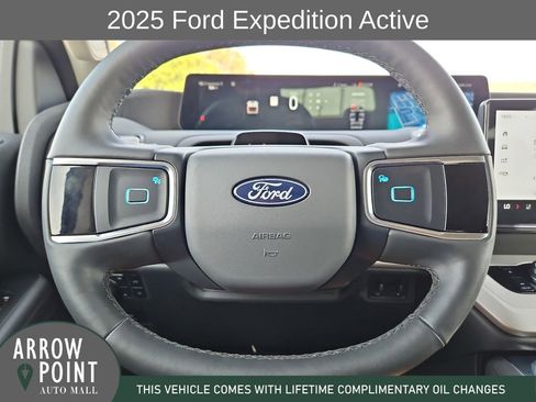 Used 2025 Ford Expedition Active AWD/4WD image 27