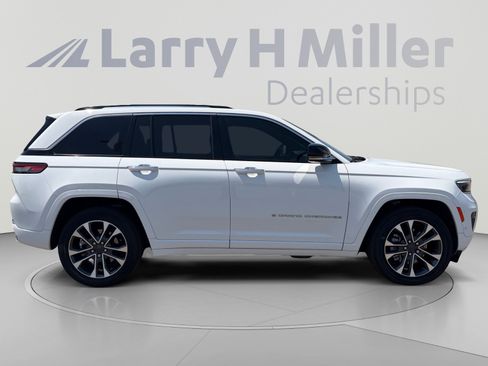 Used 2023 Jeep Grand Cherokee Overland w/ Advanced Protech Group III AWD/4WD image 7