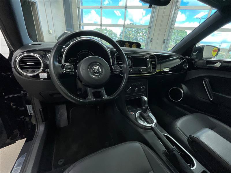Used 2015 Volkswagen Beetle TDI FWD image 13