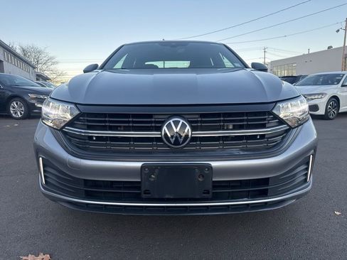 Used 2023 Volkswagen Jetta Sport image 2