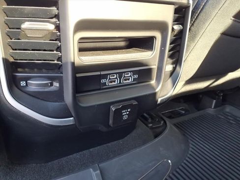 Used 2022 RAM 1500 Big Horn AWD/4WD image 13