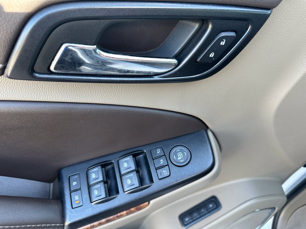 Used 2019 Chevrolet Suburban Premier AWD/4WD image 18