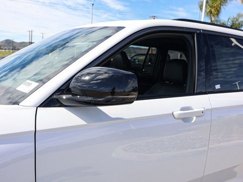 New 2026 Jeep Grand Cherokee Altitude image 12