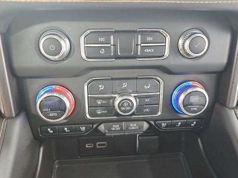 Used 2023 GMC Yukon XL AT4 AWD/4WD image 30