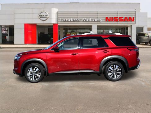 Used 2024 Nissan Pathfinder SL image 6
