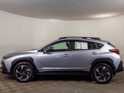 Used 2024 Subaru Crosstrek 2.5i Limited w/ Crosstrek Mirror Package AWD/4WD image 19