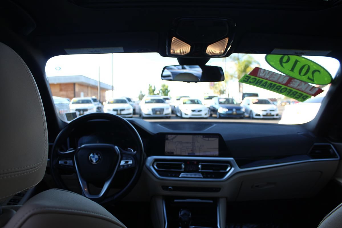 Used 2019 BMW 330i Sedan w/ Driving Assistance Package RWD image 18
