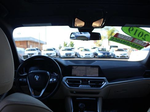 Used 2019 BMW 330i Sedan w/ Driving Assistance Package RWD image 18