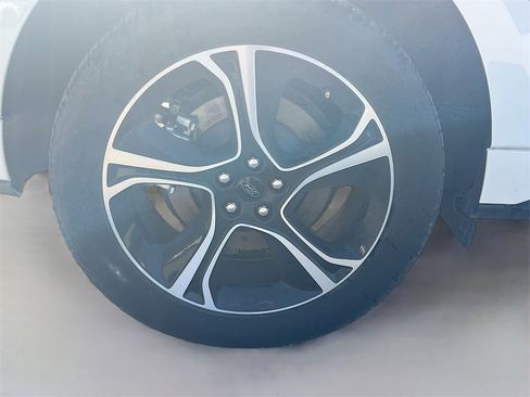 Used 2023 Ford Edge ST image 30