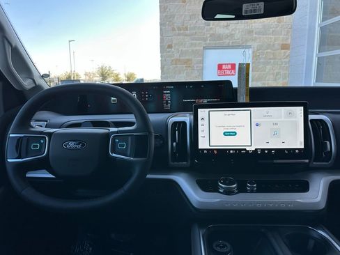 New 2025 Ford Expedition Max Active image 31