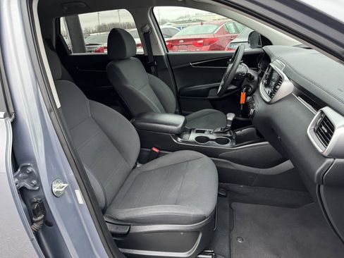 Used 2020 Kia Sorento LX image 27