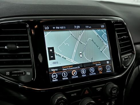 Used 2019 Jeep Grand Cherokee Altitude AWD/4WD image 23