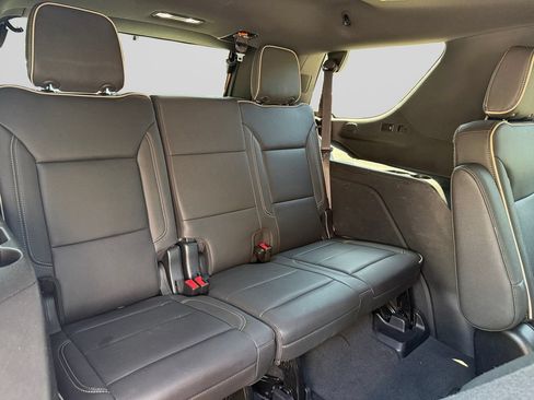 Used 2022 GMC Yukon SLT w/ SLT Luxury Package AWD/4WD image 19