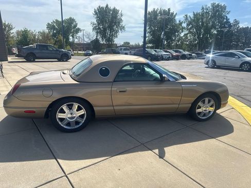 Used 2005 Ford Thunderbird RWD image 7
