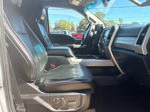 Used 2018 Ford F250 Lariat w/ Lariat Value Package image 12