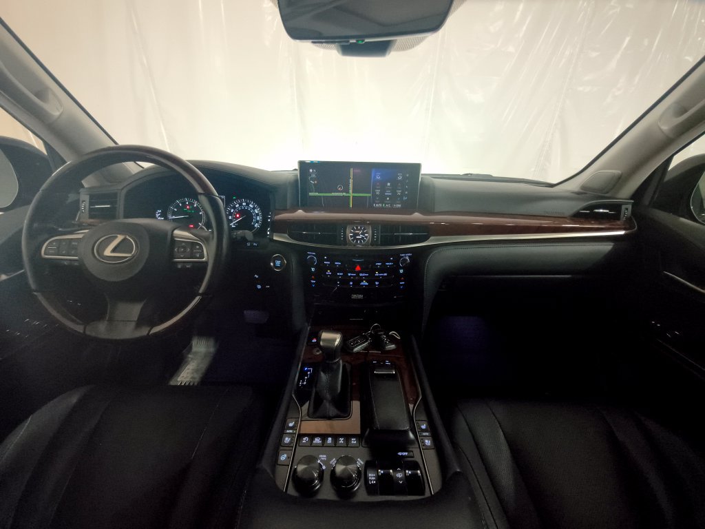 Used 2016 Lexus LX 570 4WD w/ Luxury Package image 10