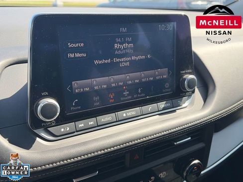 Used 2025 Nissan Rogue SV FWD image 21