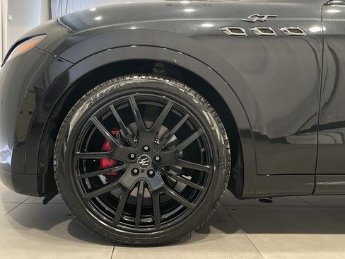 Used 2022 Maserati Levante GT AWD/4WD image 7