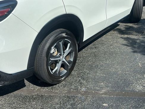 Used 2024 Honda HR-V EX-L image 8