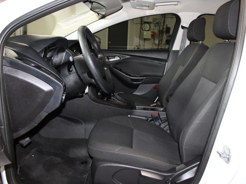 Used 2018 Ford Focus SE FWD image 8