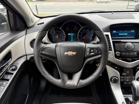 Used 2015 Chevrolet Cruze LS FWD image 18