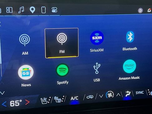 Used 2025 Chevrolet Traverse RS w/ LPO, Cargo Package image 30