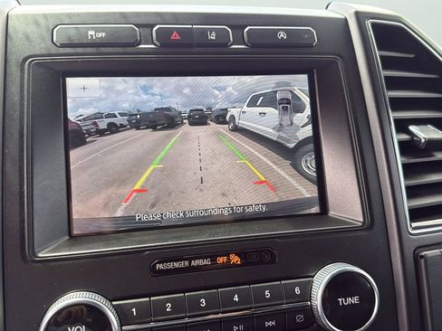 Used 2021 Ford Expedition Limited image 18